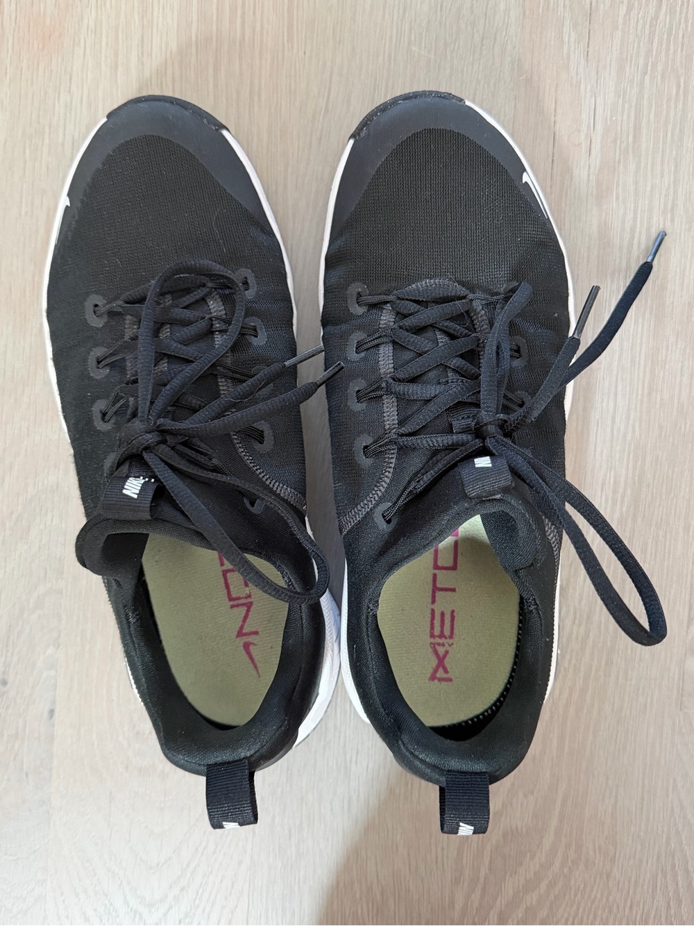 Nike Women’s Free Metcon 6 Black &  White, Size 11, EUC LIKE NEW - Picture 2 of 16